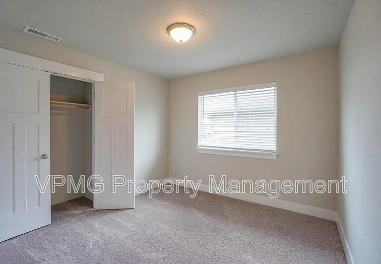 2928 NW 16th St — Photo 27