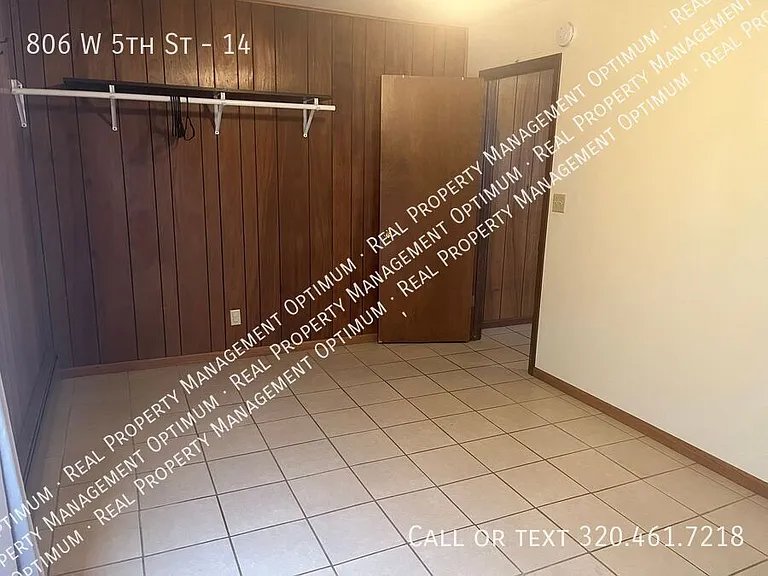 806 W 5th St #14 — Photo 9