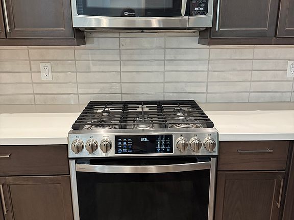 5th image of 1237 Crown Ridge Dr