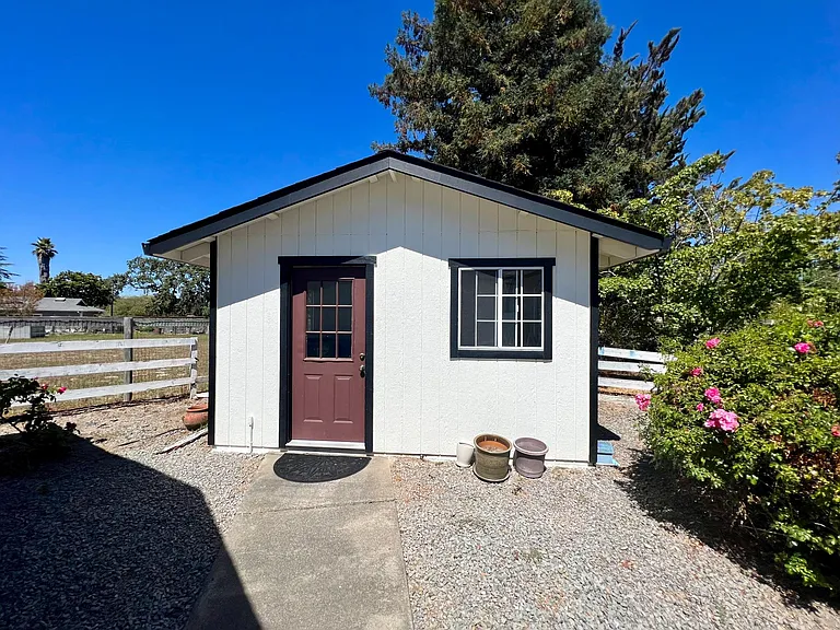 5297 Lone Pine Rd — Photo 17