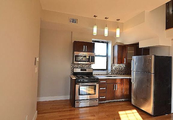 2nd image of 366 Stockton St #4CR