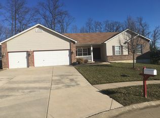 910 Indian Rock Ct, Wentzville, MO 63385