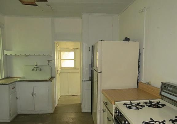 3rd image of 54 W Gibson St