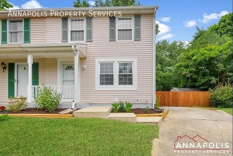 1604 Revell Downs Dr — Photo 1