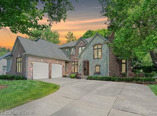 1004 1st St, Rochester, MI 48307