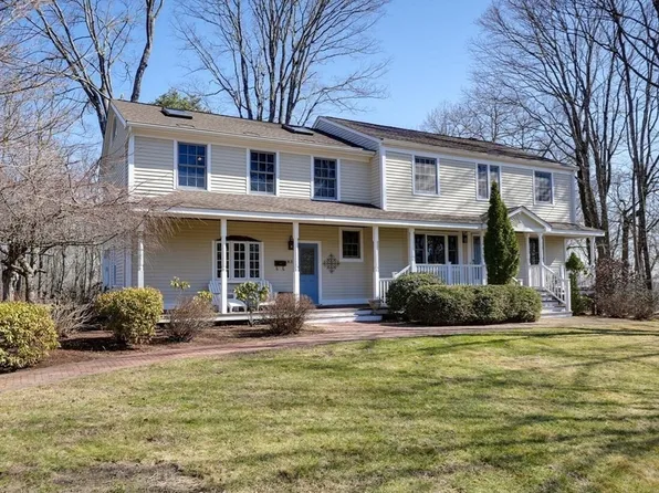 45 Ash St, Hopkinton, MA 01748