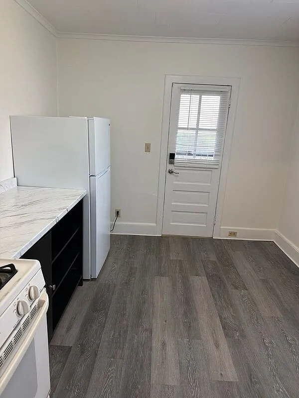 1 bed, 1.0 bath, 500 sqft, $1,100 — Photo 4
