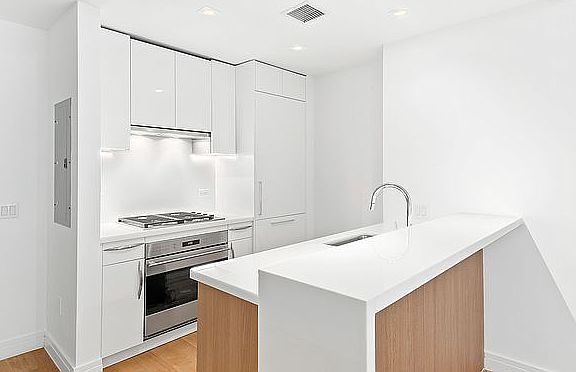 3rd image of 230 E 20th St APT 62
