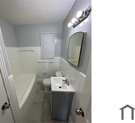 226 W 22nd St — Photo 8