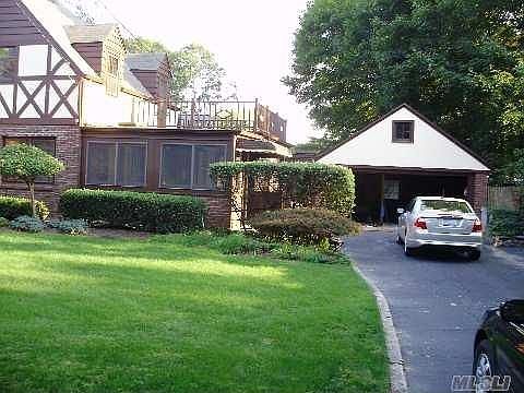2nd image of 3 Mohawk Dr