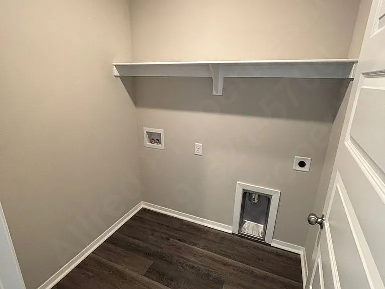 2713 Elliott St — Photo 15