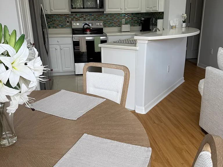 1379 Artesia Dr E #601 — Photo 4