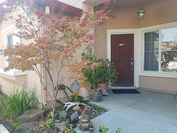 2nd image of 1012 Morris Cir