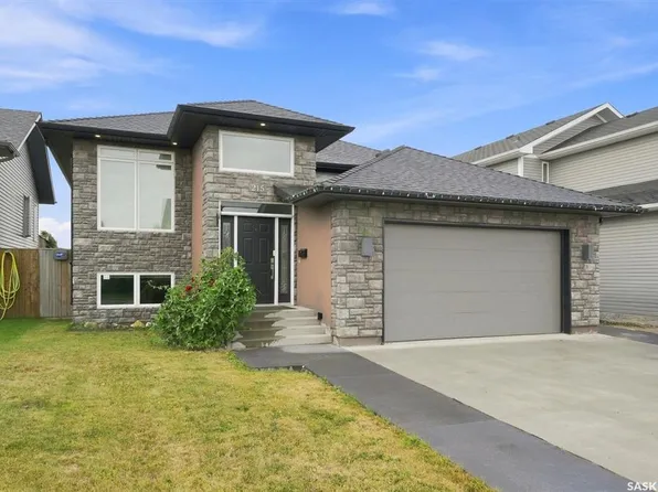 215 Padget CRESCENT, Saskatoon, SK S7W 0H4