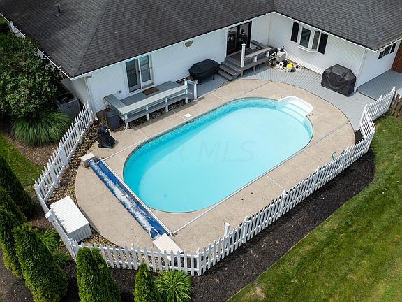 5th image of 1121 Lakeshore Dr W