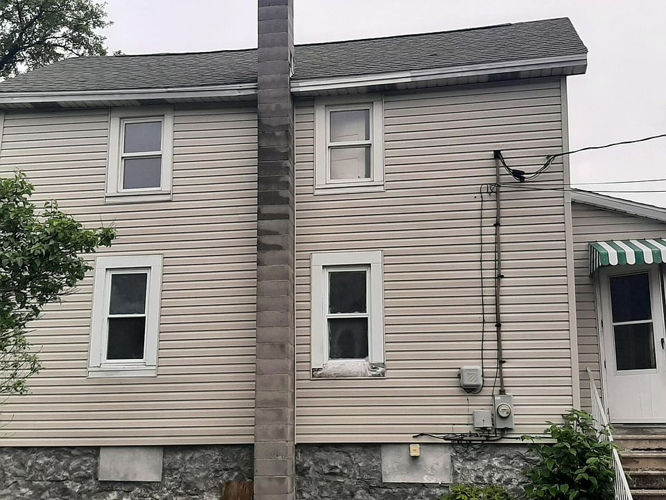 1st image of 1002 Donoughe St