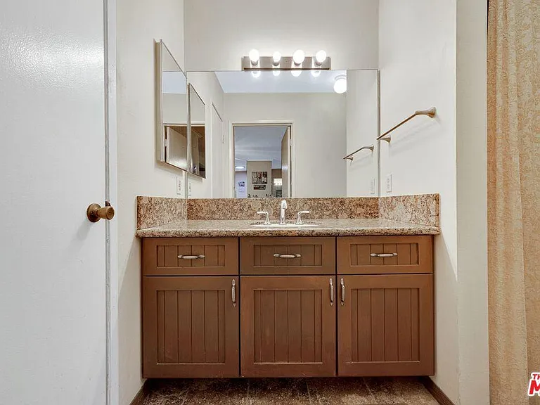 5460 White Oak Ave #K101 — Photo 10
