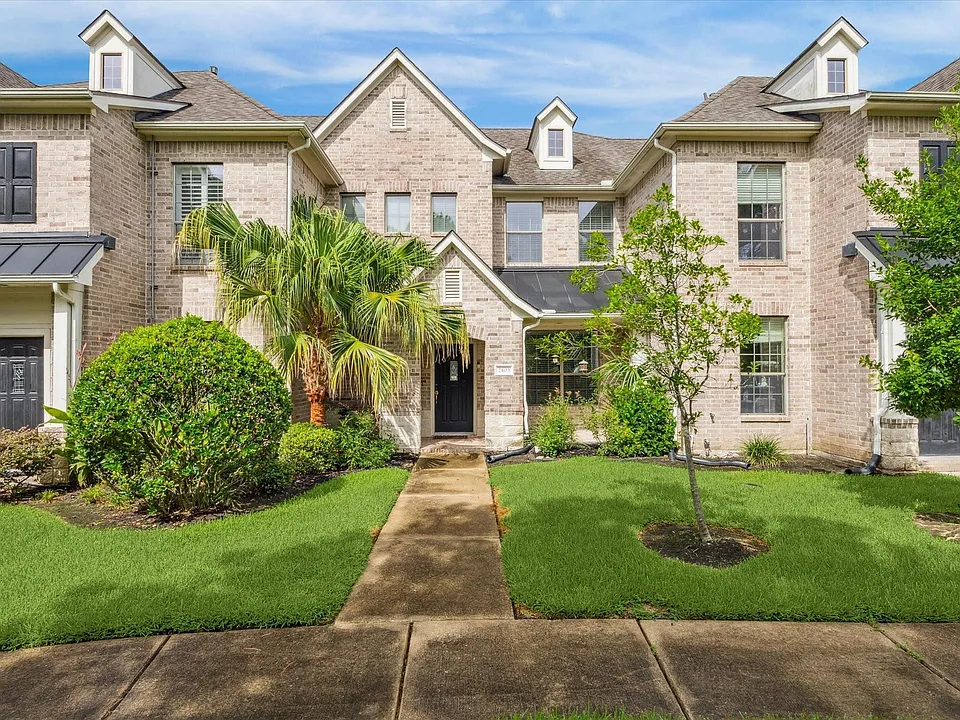 2403 Clippers Sq