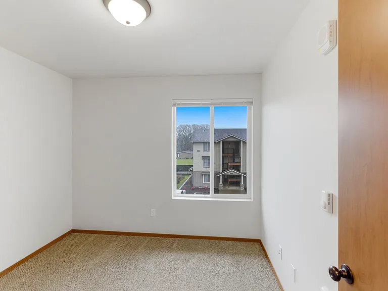 Oak Springs Apartments — Photo 45