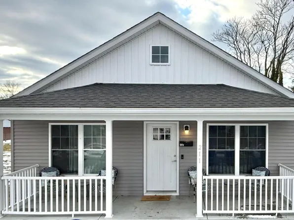 211 Railroad Ave, Harrington, DE 19952