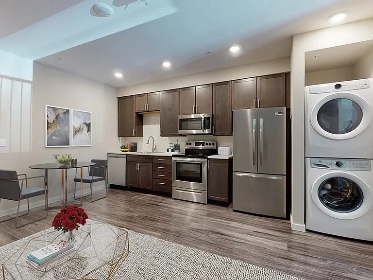 The Irving Apartments — Photo 9