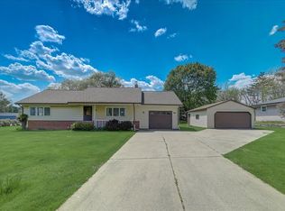 W188S7001 Gold Dr, Muskego, WI 53150