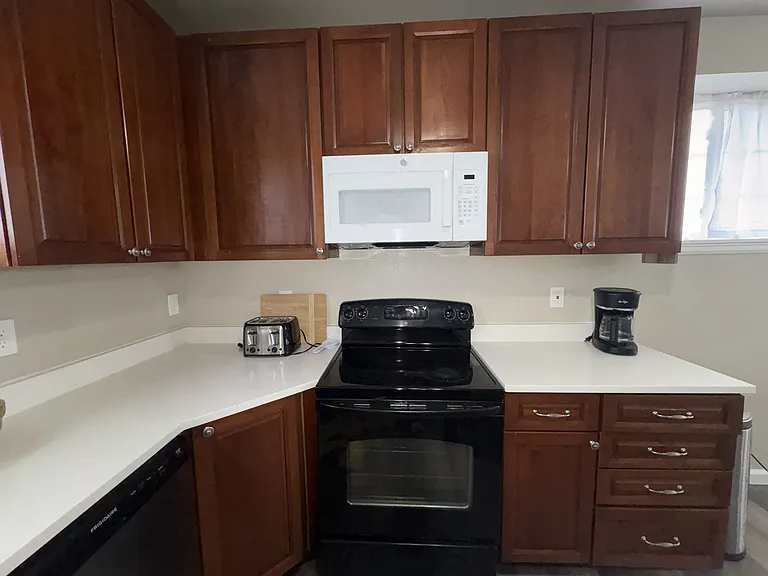 824 E Fountain Blvd #B — Photo 10