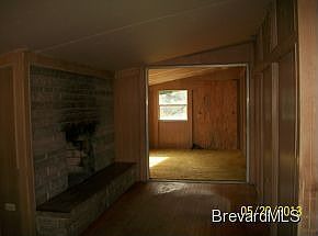 3rd image of 100 Chapel Ln