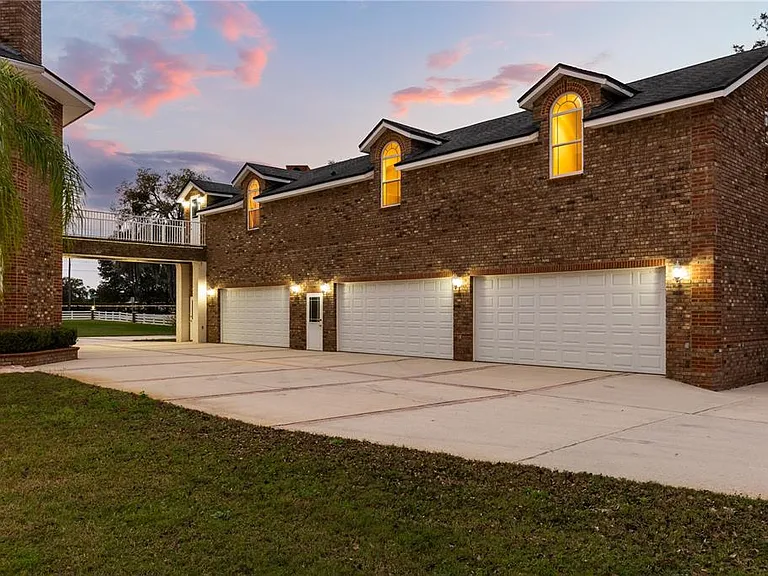 1501 Lake Markham Rd — Photo 6