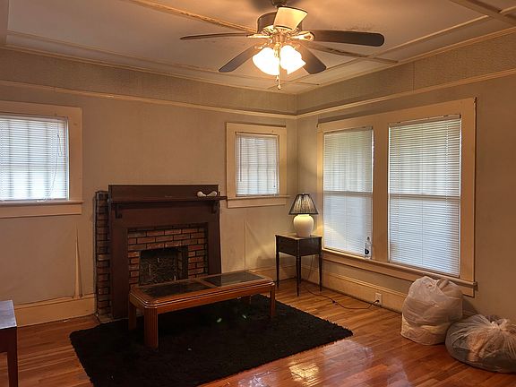 2nd image of 28 E Main St