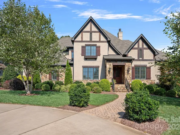 7902 Skye Lochs Dr, Waxhaw, NC 28173