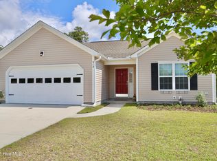 212 Red Carnation Dr, Holly Ridge, NC 28445