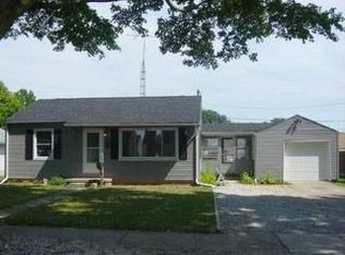 976 Ridgelawn Ave, Newark, OH 43055