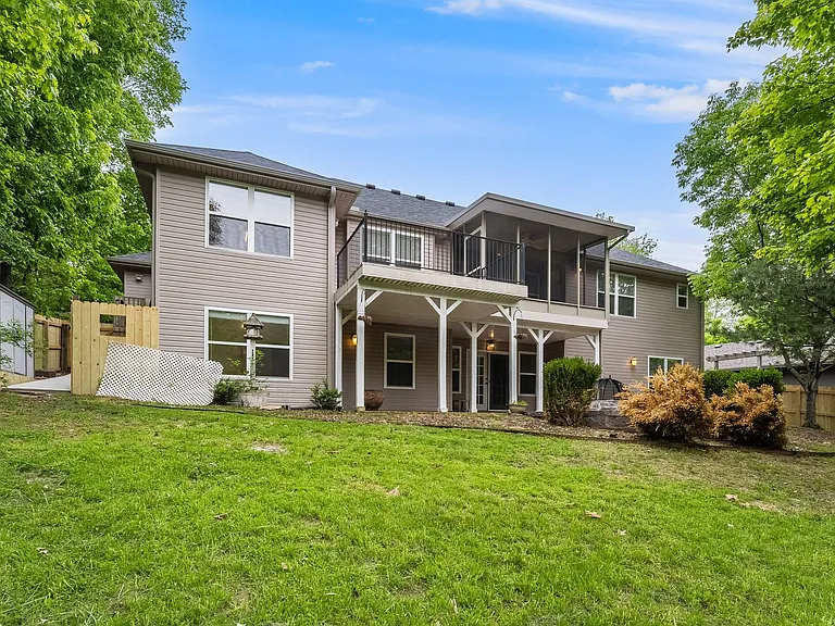 32 Latshaw Dr — Photo 27