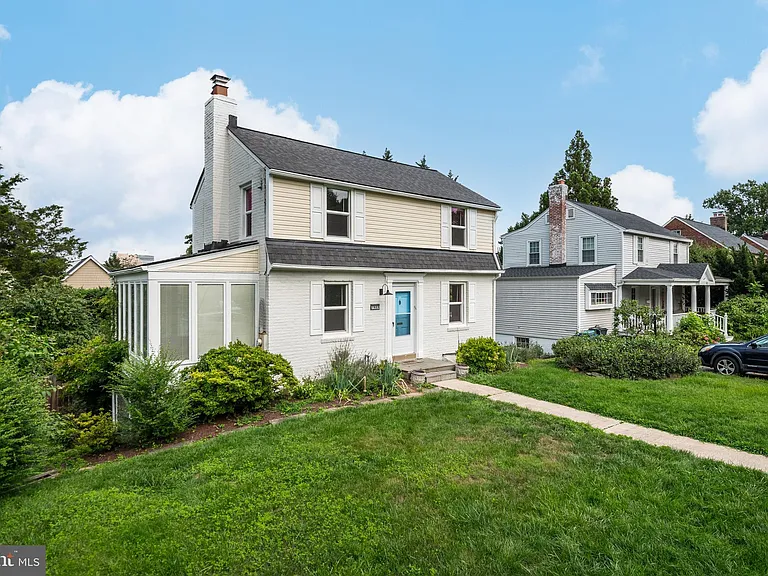 7823 Marion Ln — Photo 3