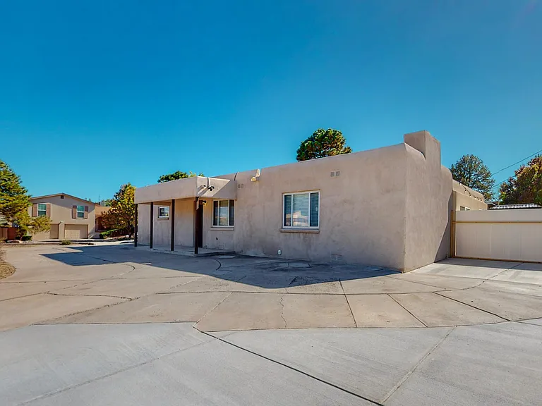 1621 Lafayette Dr NE — Photo 12