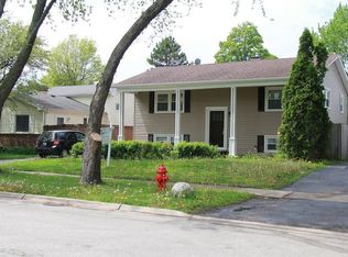 34 N Fairlawn Ave, Mundelein, IL 60060