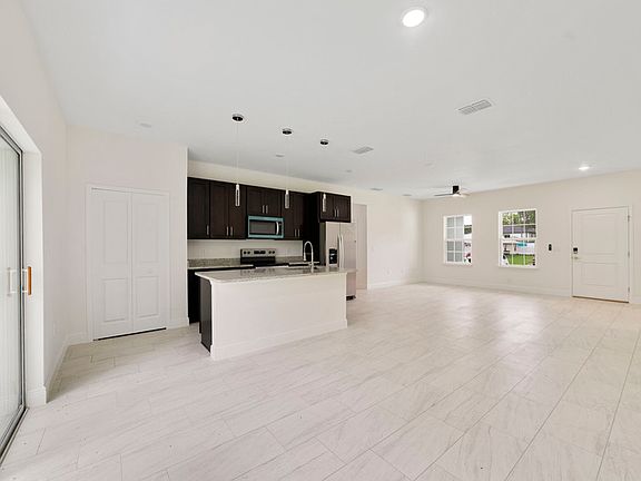 3rd image of 3355 W Marie Dr