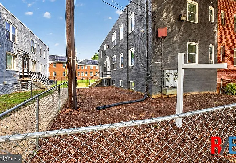 4306 Halley Ter SE #4 — Photo 2