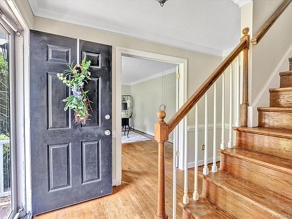 2nd image of 9524 Catesby Ln