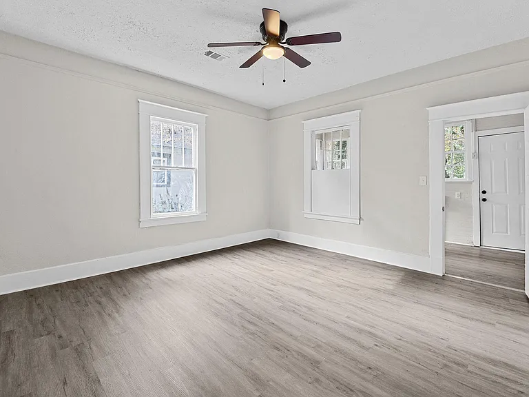 1307 Beman St — Photo 13