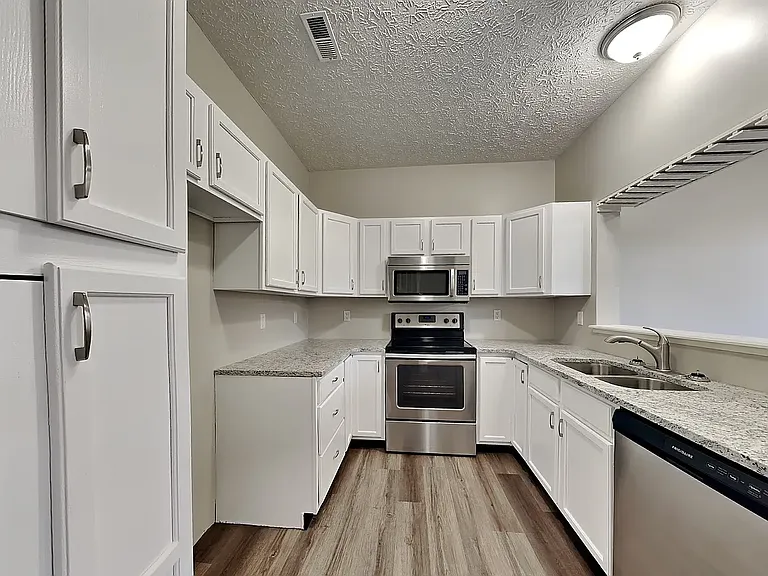 4427 Nighthawk Ct — Photo 16
