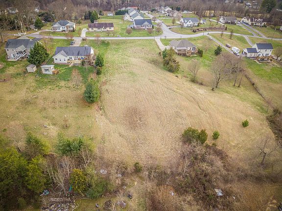 5th image of 504 Heritage Ln