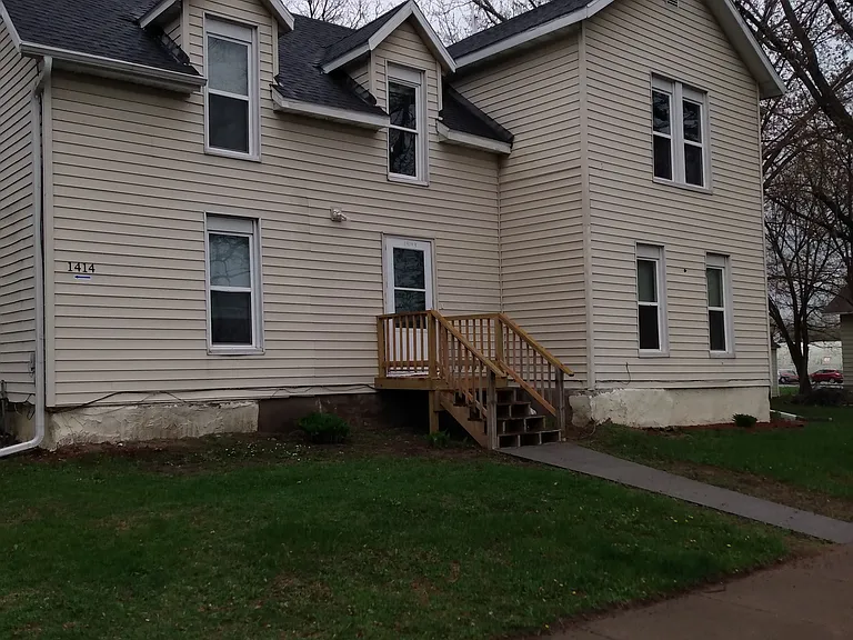 1414 Menomonie St — Photo 2