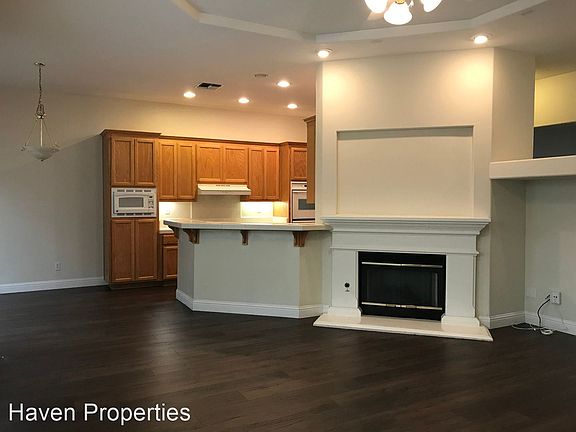 4th image of 1009 Leven Ct