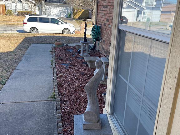 2nd image of 106 Moss Hill Dr #1