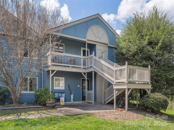 187 Tri Vista Dr APT 6, Lk Junaluska, NC 28745