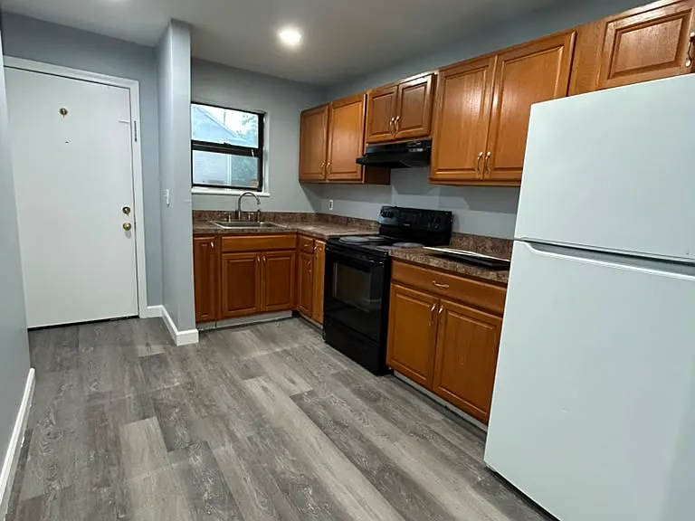 250 Fairmont Ave #250 — Photo 1