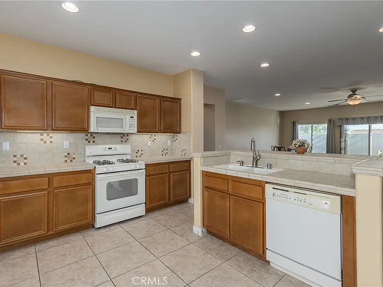64243 Eagle Mountain Ave — Photo 5