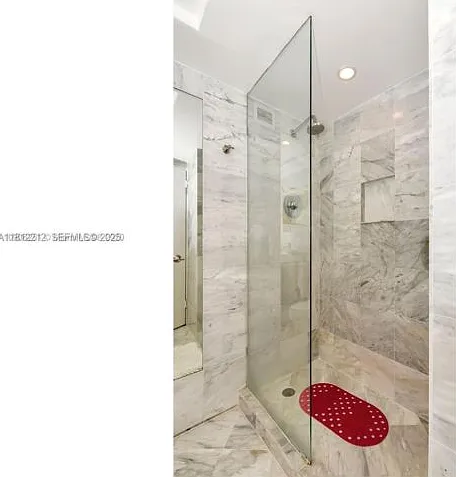5151 Collins Ave — Photo 4